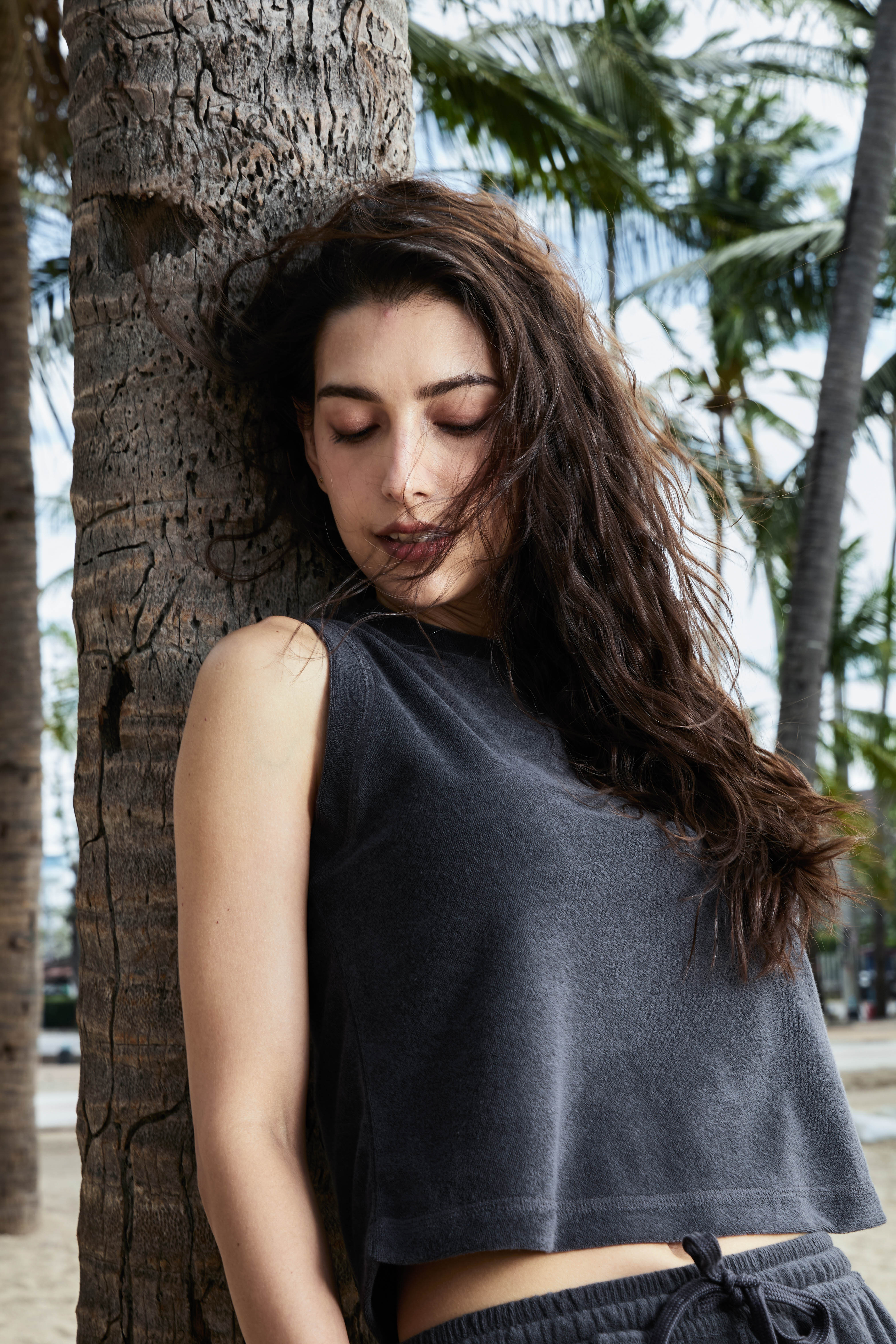 新品 未使用 meer. CURVED SLEEVELESS TOPS Structured Crepe Mock Neck Sleeveless Top – Tibi Official